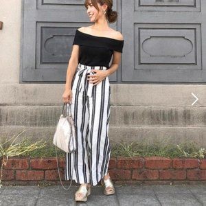 NWT - H&M White and Black Stripe Wide Leg, High waisted pants